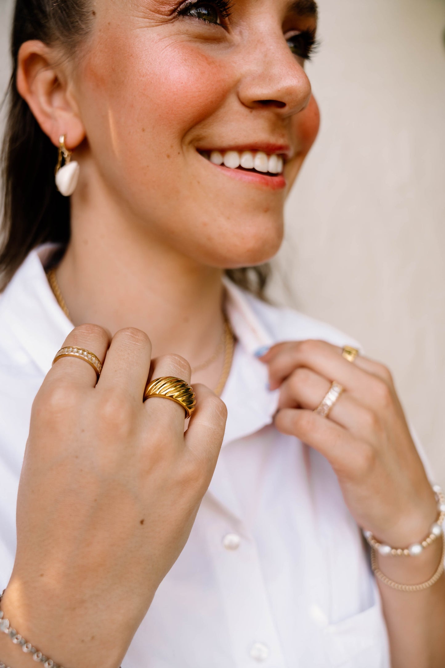 Curved Thick Ring