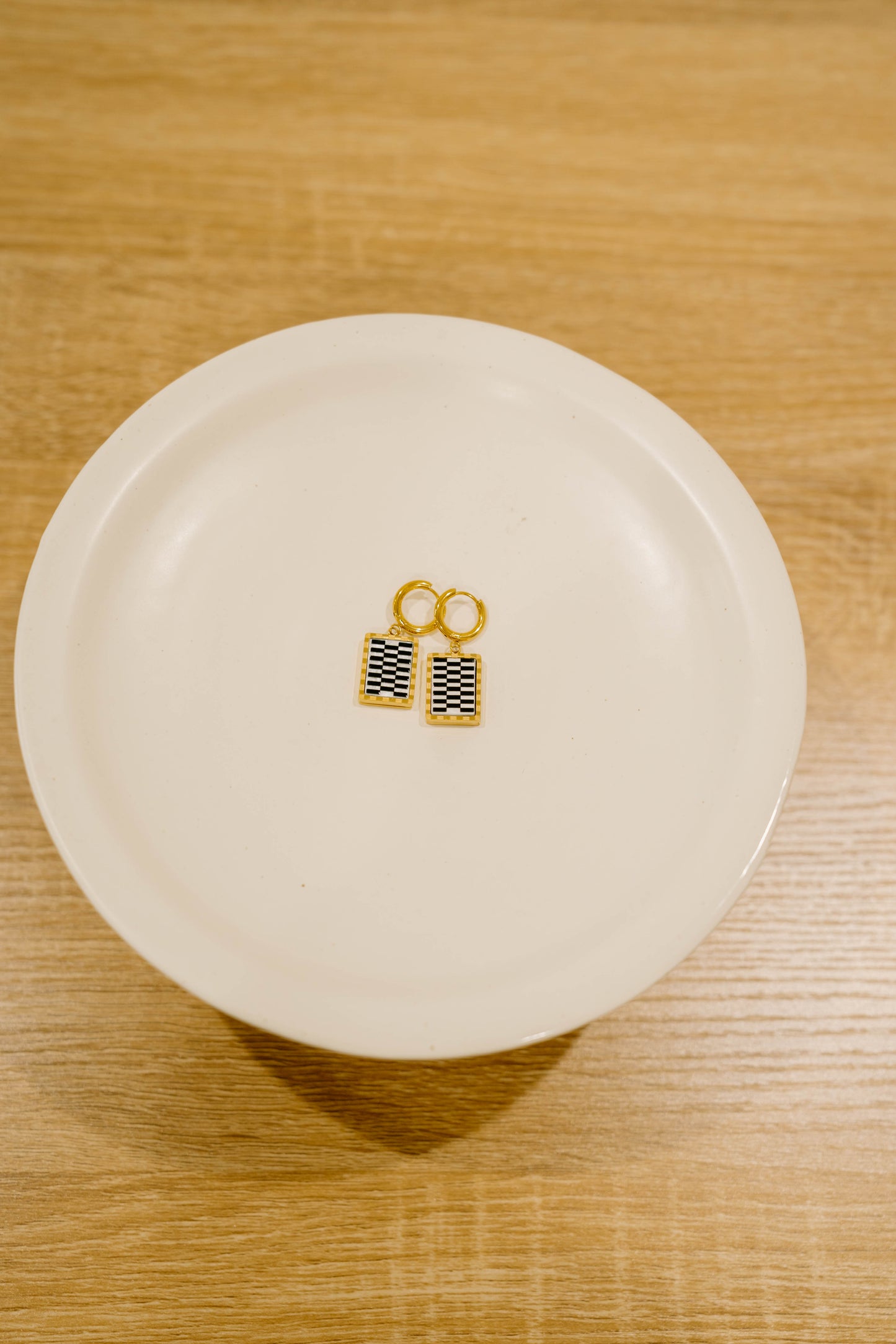 1 Black Checkered Insert